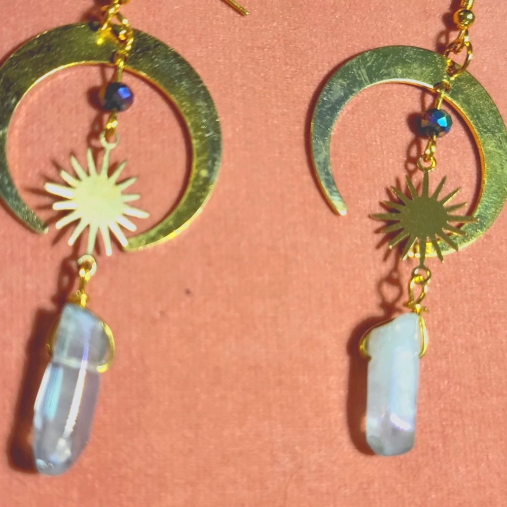 NWT Crescent moon Moonstone  crystal dangle earrings